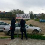 Foto colocación cartel IES